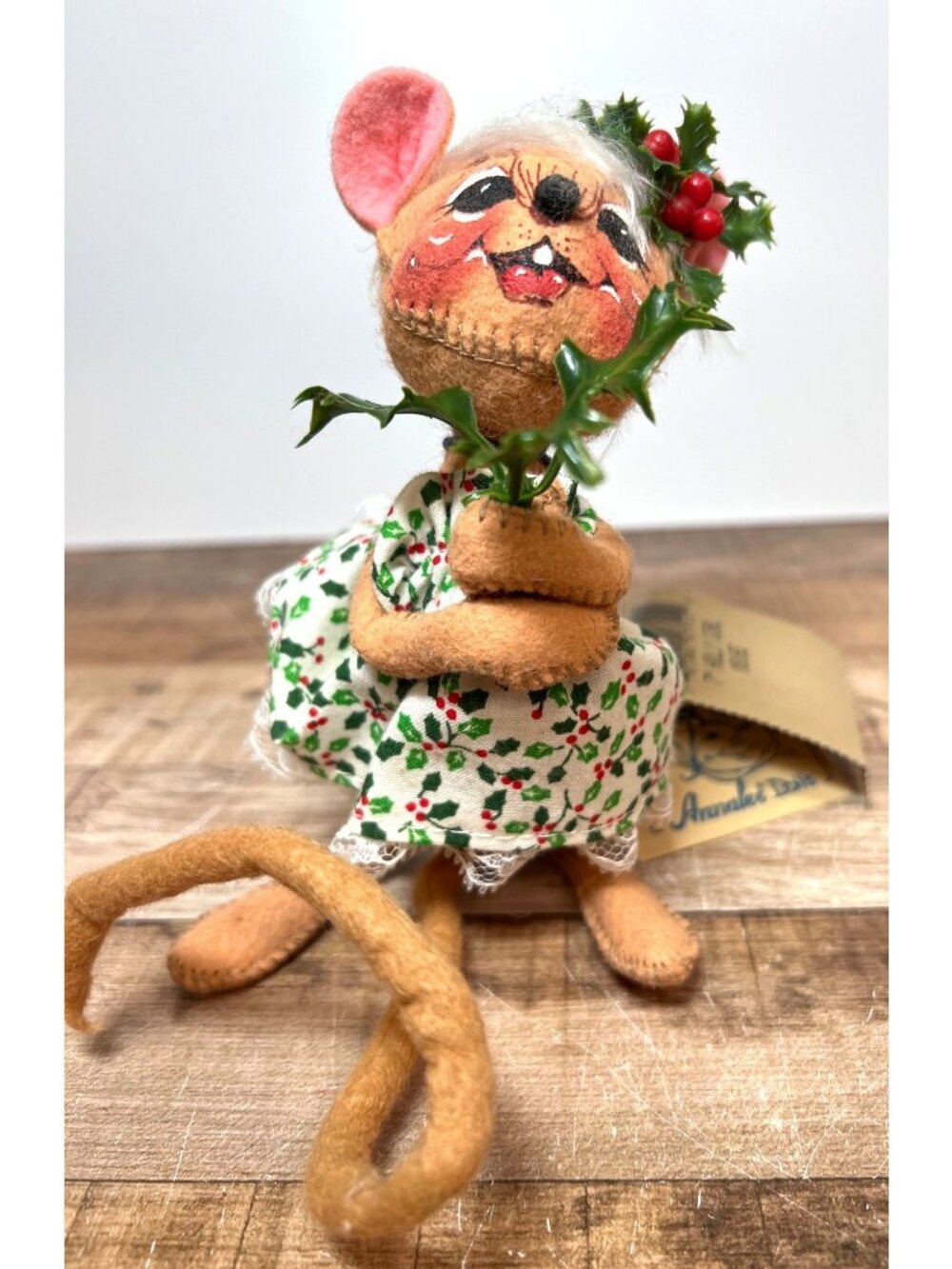 Annalee Holly Girl Mouse Christmas Figurine In Holiday Dress 7711